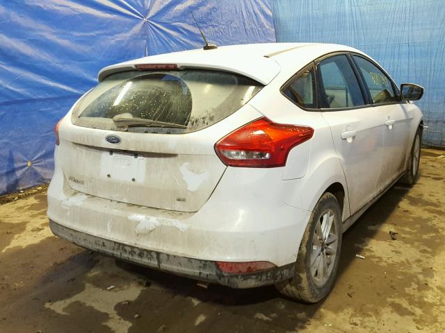 1FADP3K22FL249913 - 2015 FORD FOCUS SE WHITE photo 4