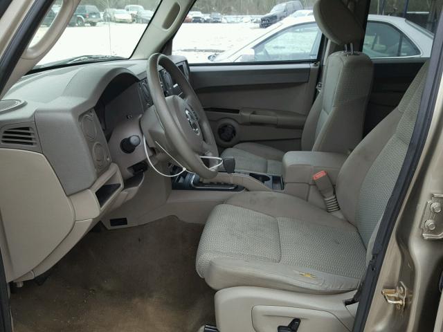 1J8HH48N76C233750 - 2006 JEEP COMMANDER ოქროსფერი ფოტო 5