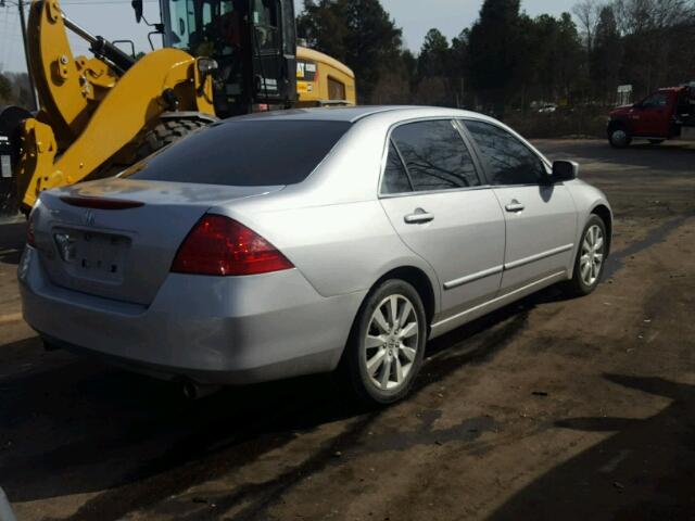 1HGCM66437A003401 - 2007 HONDA ACCORD SE SILVER photo 4