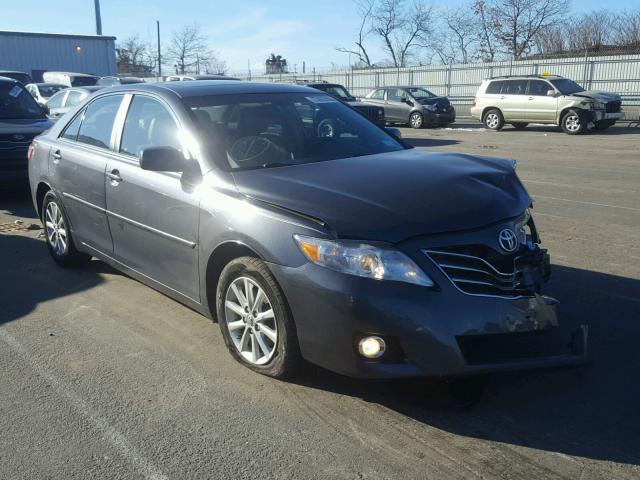 4T1BK3EK4BU625040 - 2011 TOYOTA CAMRY SE GRAY photo 1