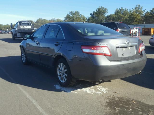 4T1BK3EK4BU625040 - 2011 TOYOTA CAMRY SE GRAY photo 3