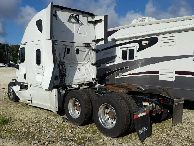 1FUJGLBG0GLHG7486 - 2016 FREIGHTLINER CASCADIA 1 WHITE photo 3