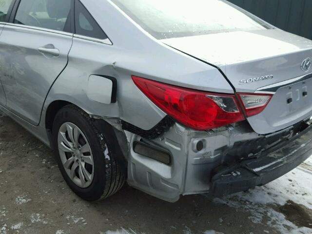 5NPEB4AC4CH349847 - 2012 HYUNDAI SONATA GLS SILVER photo 9