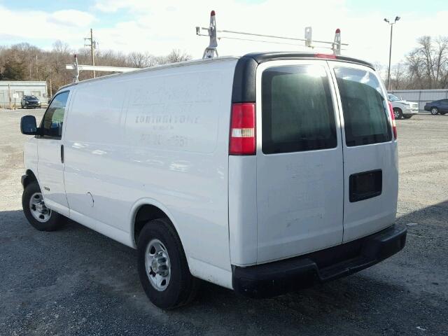 1GCHG35U641186932 - 2004 CHEVROLET EXPRESS G3 WHITE photo 3