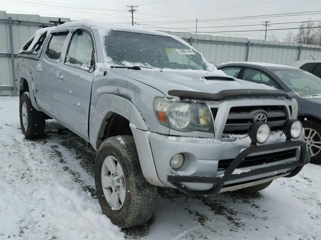 3TMLU42N09M030157 - 2009 TOYOTA TACOMA DOU SILVER photo 1