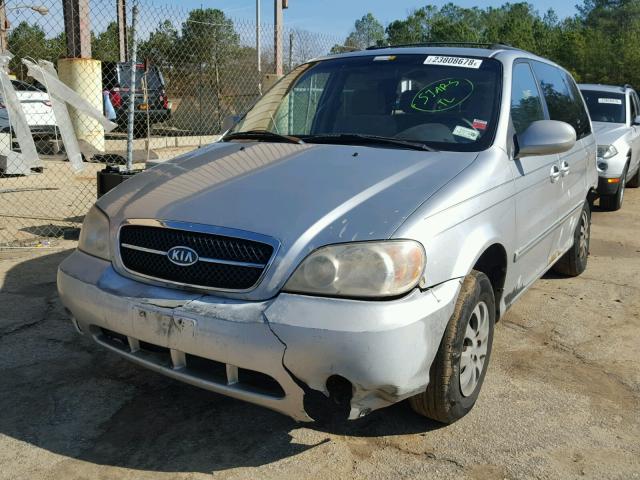 KNDUP132456689173 - 2005 KIA SEDONA EX SILVER photo 2