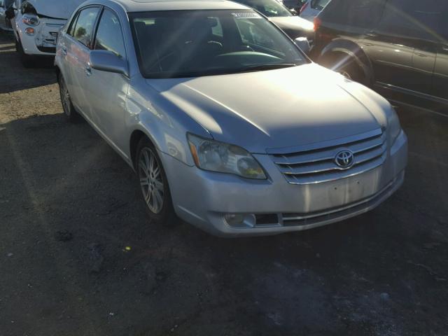 4T1BK36B65U034498 - 2005 TOYOTA AVALON XL SILVER photo 1