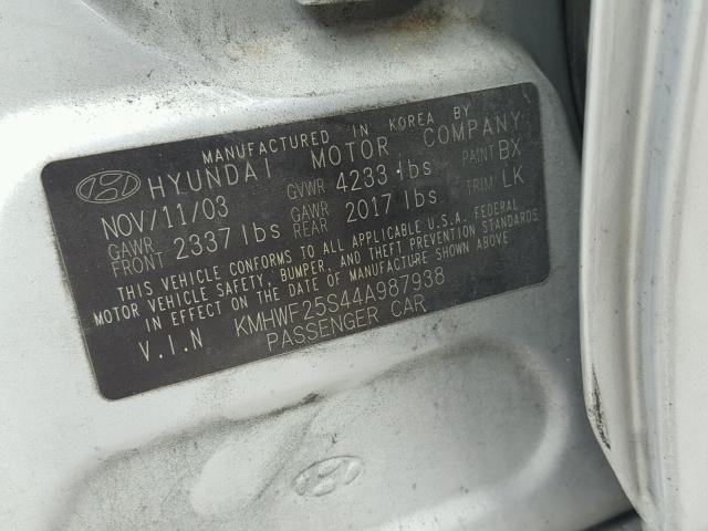 KMHWF25S44A987938 - 2004 HYUNDAI SONATA GL SILVER photo 10