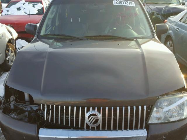 4M2YU57135DJ27127 - 2005 MERCURY MARINER GRAY photo 7