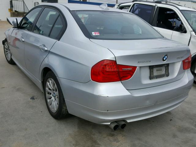 WBAPH77519NL84238 - 2009 BMW 328 I SILVER photo 3