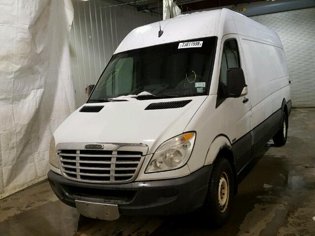 WDYPE845875160214 - 2007 FREIGHTLINER SPRINTER 2 WHITE photo 2