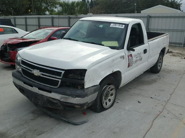 3GCEC14X97G245119 - 2007 CHEVROLET SILVERADO WHITE photo 2