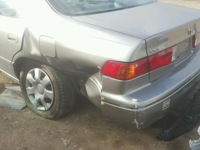 4T1BG22K71U109530 - 2001 TOYOTA CAMRY CE SILVER photo 9