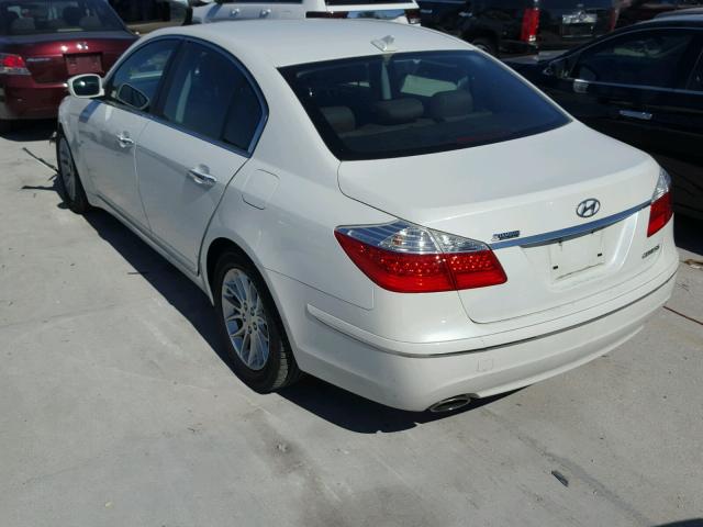 KMHGC4DE6BU112926 - 2011 HYUNDAI GENESIS 3. WHITE photo 3