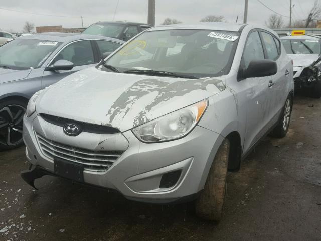 KM8JT3AB2BU314785 - 2011 HYUNDAI TUCSON GL SILVER photo 2