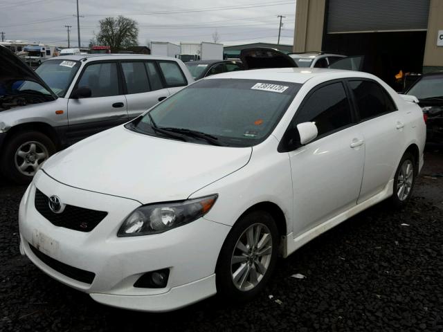 2T1BU4EE1AC246359 - 2010 TOYOTA COROLLA BA WHITE photo 2