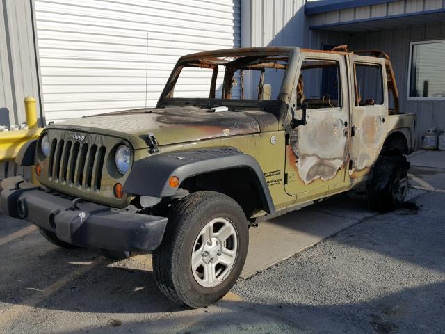 1C4BJWDG6DL687814 - 2013 JEEP WRANGLER U GREEN photo 2