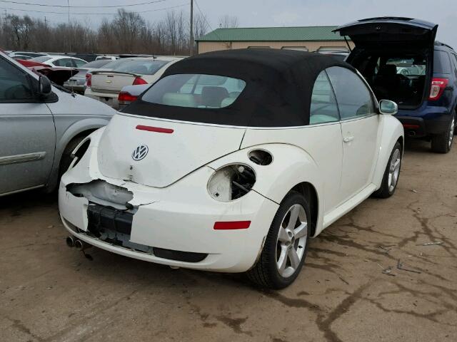 3VWFF31Y97M423436 - 2007 VOLKSWAGEN NEW BEETLE WHITE photo 4