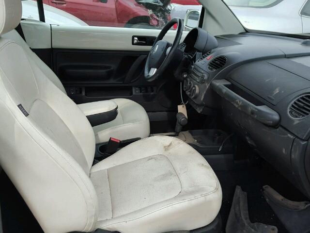 3VWFF31Y97M423436 - 2007 VOLKSWAGEN NEW BEETLE 白色 照片 5