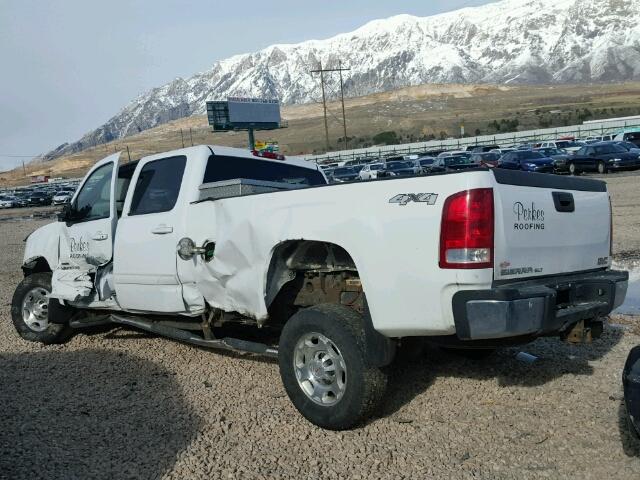 1GTHK33628F223339 - 2008 GMC SIERRA K35 WHITE photo 3