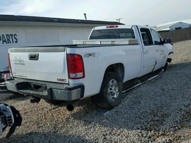 1GTHK33628F223339 - 2008 GMC SIERRA K35 WHITE photo 4