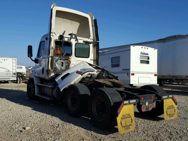 3AKJGBDV8GSGV3007 - 2016 FREIGHTLINER CASCADIA 1 WHITE photo 3