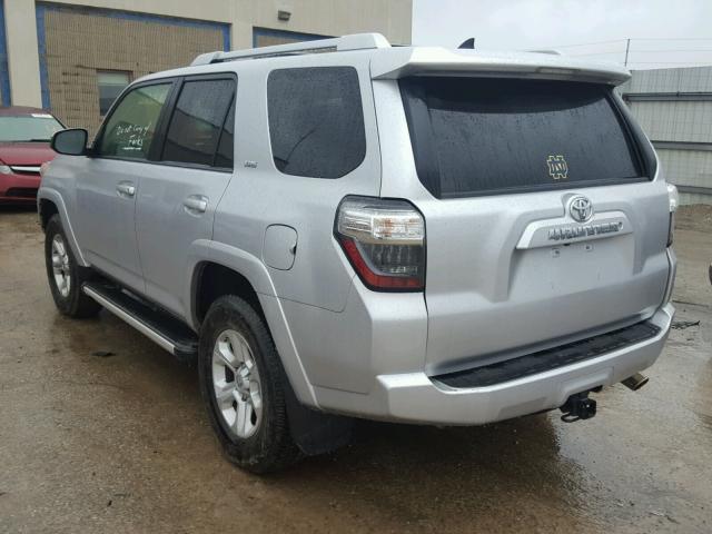 JTEBU5JRXF5273350 - 2015 TOYOTA 4RUNNER SR SILVER photo 3