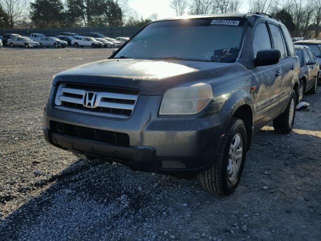 5FNYF18156B010750 - 2006 HONDA PILOT LX GRAY photo 2