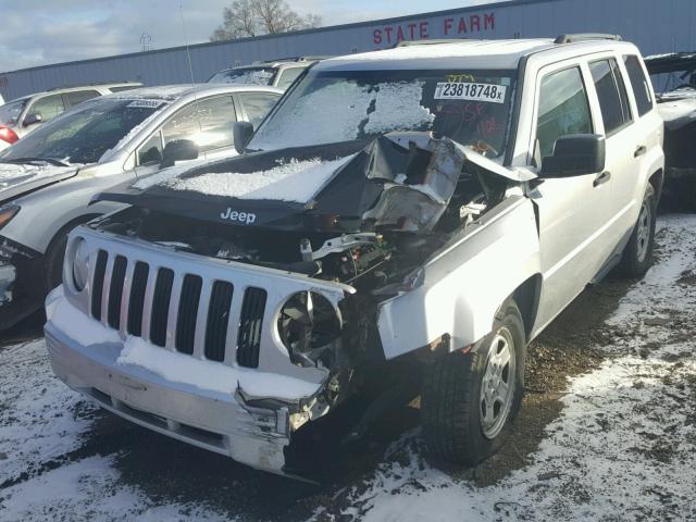 1J4FT28B49D225850 - 2009 JEEP PATRIOT SP SILVER photo 2