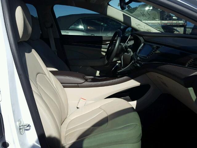 1G4ZS5SS5HU161487 - 2017 BUICK LACROSSE P WHITE photo 5