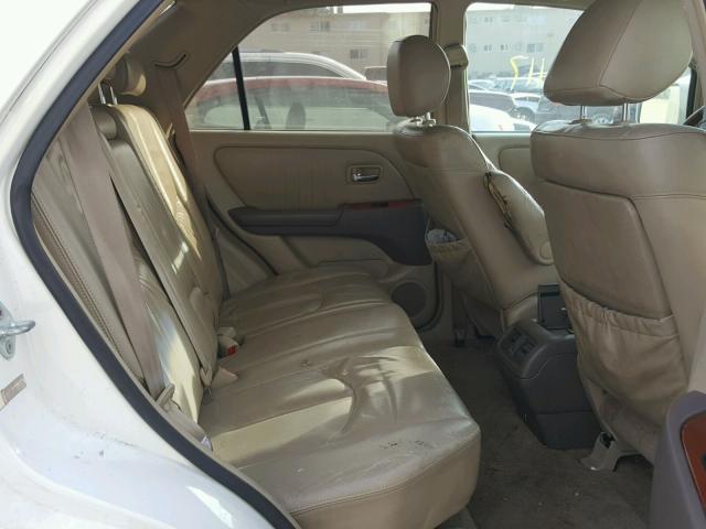 JTJGF10U020120791 - 2002 LEXUS RX 300 WHITE photo 6