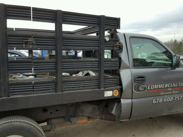 1GBGC24U62Z305181 - 2002 CHEVROLET SILVERADO GRAY photo 9