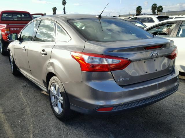 1FADP3F2XDL340774 - 2013 FORD FOCUS SE GRAY photo 3