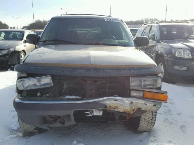 1GNDT13W9W2223592 - 1998 CHEVROLET BLAZER BEIGE photo 9