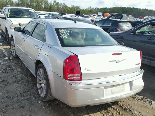 2C3LA63H58H133752 - 2008 CHRYSLER 300C SILVER photo 3