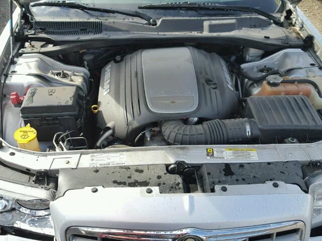 2C3LA63H58H133752 - 2008 CHRYSLER 300C SILVER photo 7