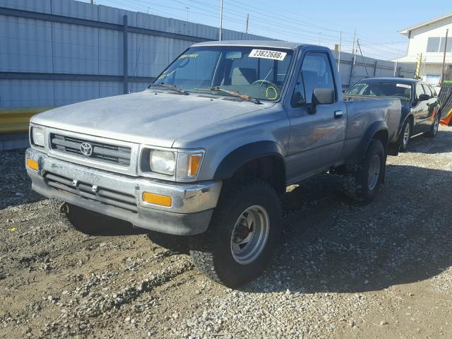 4TARN01P3PZ070520 - 1993 TOYOTA PICKUP 1/2 SILVER photo 2