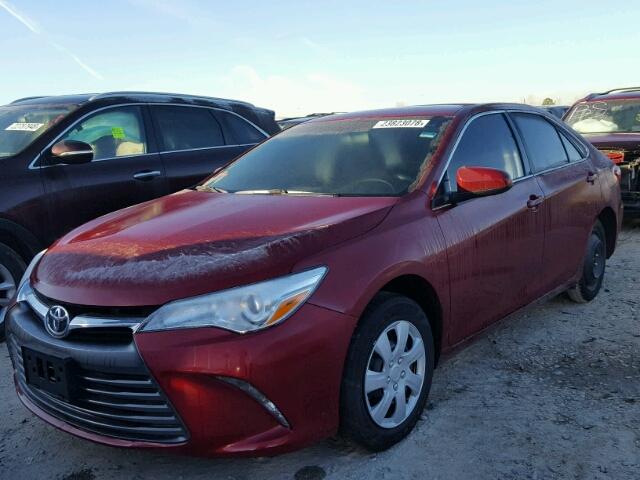 4T1BF1FK0HU813165 - 2017 TOYOTA CAMRY LE MAROON photo 2