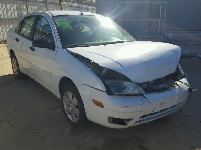 1FAFP34N27W310015 - 2007 FORD FOCUS ZX4 WHITE photo 1