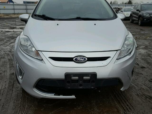 3FADP4FJ9CM215646 - 2012 FORD FIESTA SES SILVER photo 9