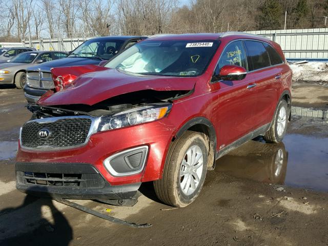 5XYPGDA36HG261410 - 2017 KIA SORENTO LX MAROON photo 2