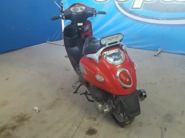 LFFMKT167D1000033 - 2013 OTHER MOTO SCOO RED photo 3