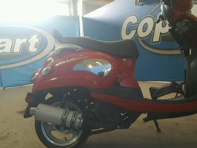 LFFMKT167D1000033 - 2013 OTHER MOTO SCOO RED photo 6