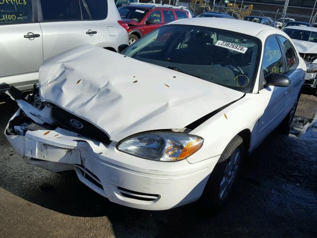 1FAFP52U84G131716 - 2004 FORD TAURUS LX WHITE photo 2