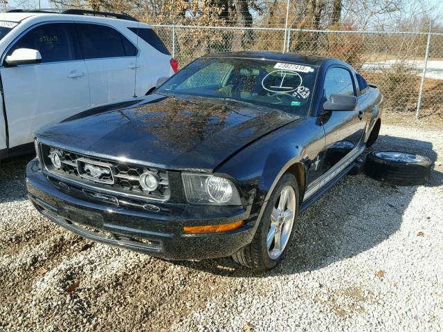 1ZVHT80N285162101 - 2008 FORD MUSTANG BLACK photo 2