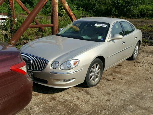 2G4WD582381379962 - 2008 BUICK LACROSSE C GOLD photo 2