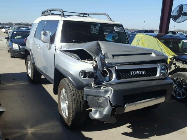 JTEZU11F270003685 - 2007 TOYOTA FJ CRUISER SILVER photo 1