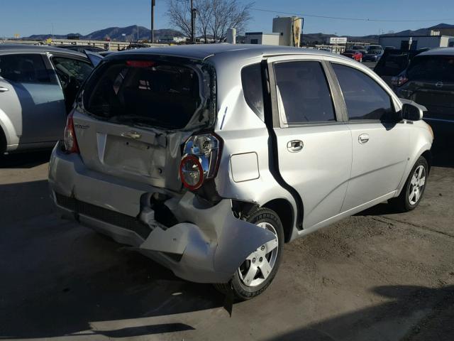 KL1TD66E19B371488 - 2009 CHEVROLET AVEO LS SILVER photo 4