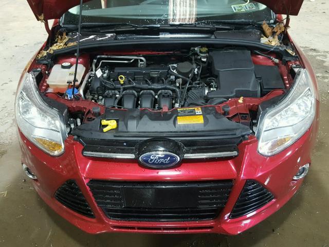 1FAHP3H29CL342187 - 2012 FORD FOCUS SEL RED photo 7