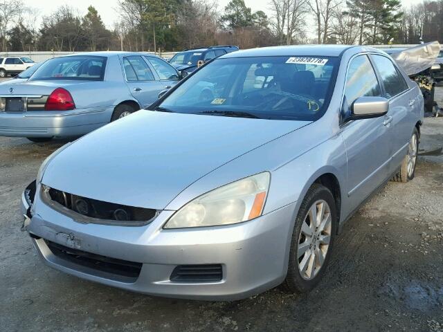 1HGCM66437A059323 - 2007 HONDA ACCORD SE SILVER photo 2